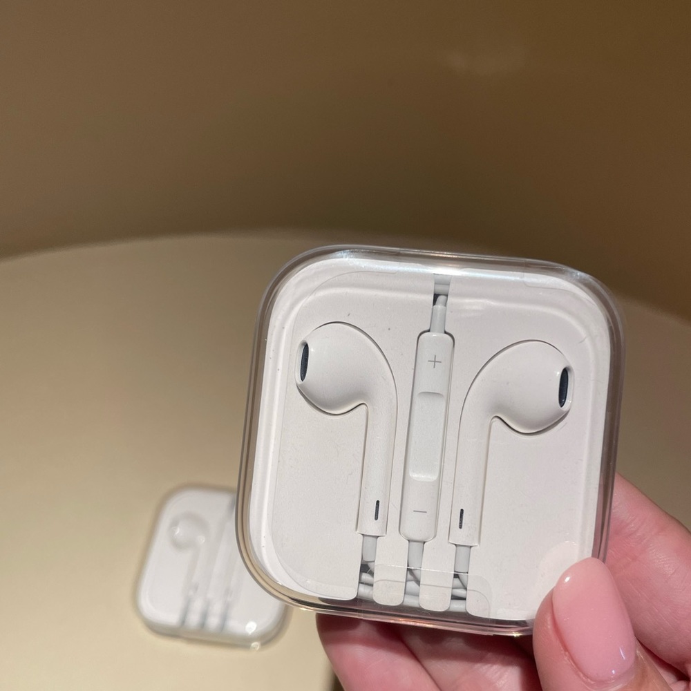 Apple Wire In-Ear Headphones